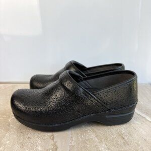 Dansko Shoes Womens EU 39 US 8.5 / 9 Clogs XP Professional Tooled Leather Black